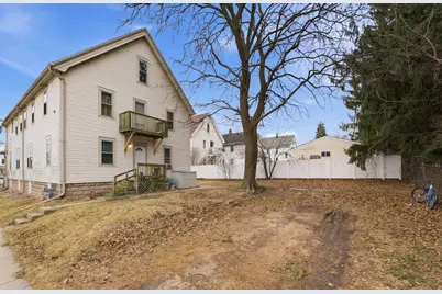 1601 S 85th St, West Allis, WI 53214 - Photo 4