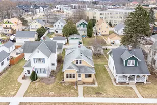 151 Edgewood Ln, West Bend, WI 53095 - Photo 4