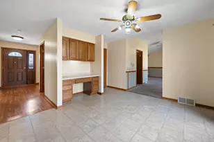 W1132 Hilltop Rd, Rubicon, WI 53078 - Photo 6