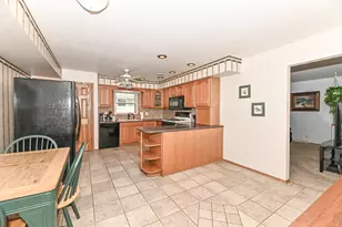 6015 S 18th St, Milwaukee, WI 53221 - Photo 10