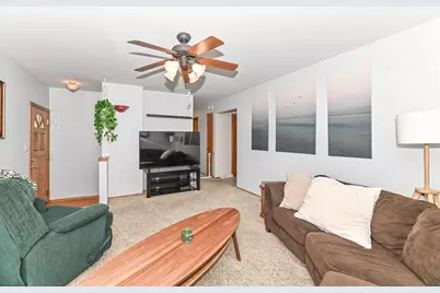 6015 S 18th St, Milwaukee, WI 53221 - Photo 6