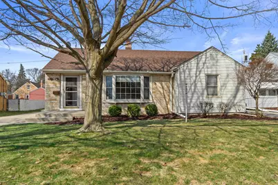 2459 S 82nd St, West Allis, WI 53219 - Photo 2