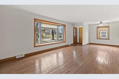 2459 S 82nd St, West Allis, WI 53219 - Photo 12