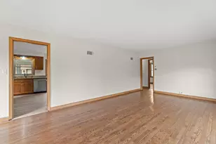 2459 S 82nd St, West Allis, WI 53219 - Photo 14