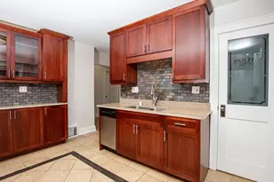 1845 N Warren Ave, Milwaukee, WI 53202 - Photo 20