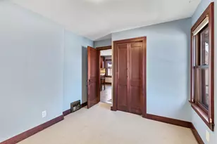 1845 N Warren Ave, Milwaukee, WI 53202 - Photo 14