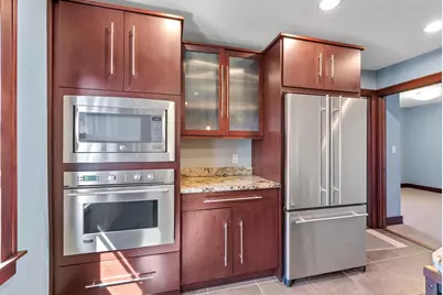 1845 N Warren Ave #1847, Milwaukee, WI 53202 - Photo 4