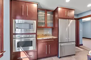 1845 N Warren Ave, Milwaukee, WI 53202 - Photo 4