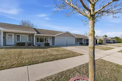 1159  Stillwater Ln, Hartford, WI 53027 - Photo 4