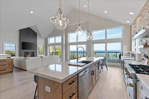 1082 Seanma Wynd, Port Washington, WI 53074 - Photo 10