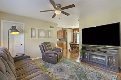 140  Randolph St, Burlington, WI 53105 - Photo 4