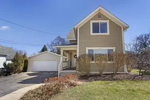 140 Randolph St, Burlington, WI 53105 - Photo 2