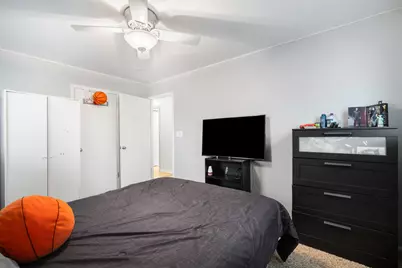 157 W Goldleaf Ave, Milwaukee, WI 53207 - Photo 14