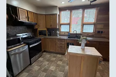 615 S Spring St, Beaver Dam, WI 53916 - Photo 4