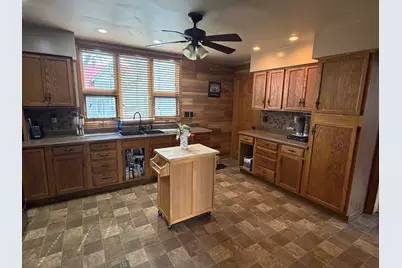 615 S Spring St, Beaver Dam, WI 53916 - Photo 8