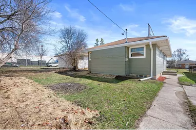 5771 N 97th St, Milwaukee, WI 53225 - Photo 20