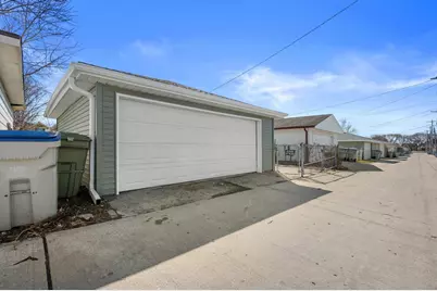 5771 N 97th St, Milwaukee, WI 53225 - Photo 4