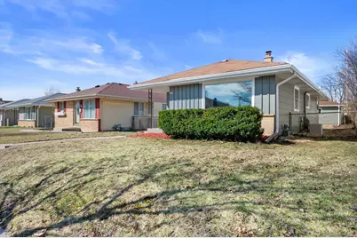 5771 N 97th St, Milwaukee, WI 53225 - Photo 2