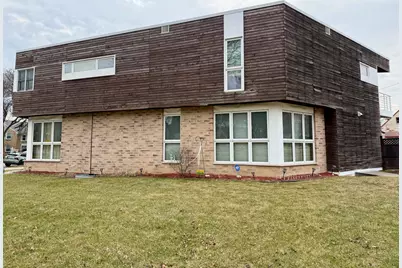 4647 W Scranton Pl, Milwaukee, WI 53216 - Photo 4