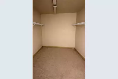 4647 W Scranton Pl, Milwaukee, WI 53216 - Photo 8