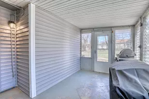 6332 W Bennett Ave, Milwaukee, WI 53219 - Photo 22