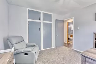 6332 W Bennett Ave, Milwaukee, WI 53219 - Photo 18