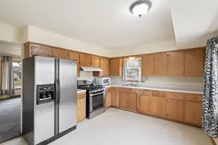 6579 N 66th St, Milwaukee, WI 53223 - Photo 6