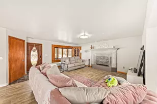 727 E Madison St, Oconomowoc, WI 53066 - Photo 8