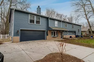 727 E Madison St, Oconomowoc, WI 53066 - Photo 1