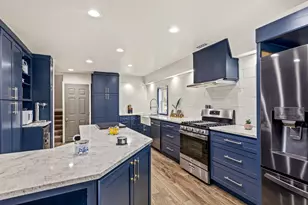 727 E Madison St, Oconomowoc, WI 53066 - Photo 12