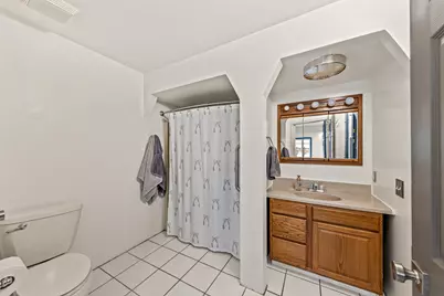 727 E Madison St, Oconomowoc, WI 53066 - Photo 40