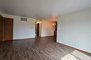 2411 Crosscreek Dr, Sheboygan, WI 53081 - Photo 8