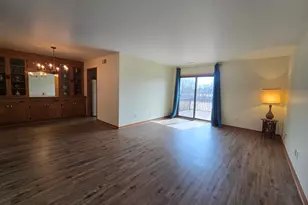 2411 Crosscreek Dr, Sheboygan, WI 53081 - Photo 6