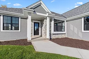 W251N2371 Valleyview Circle, Pewaukee, WI 53072 - Photo 2