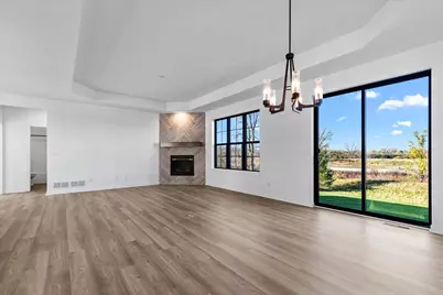 W251N2371  Valleyview Cir, Pewaukee, WI 53072 - Photo 8