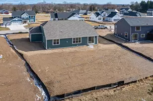 W251N2399 Valleyview Cir, Pewaukee, WI 53072 - Photo 24