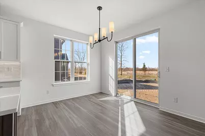 W251N2399  Valleyview Cir, Pewaukee, WI 53072 - Photo 6