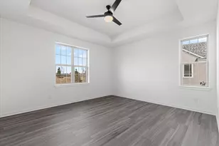 W251N2399 Valleyview Cir, Pewaukee, WI 53072 - Photo 10