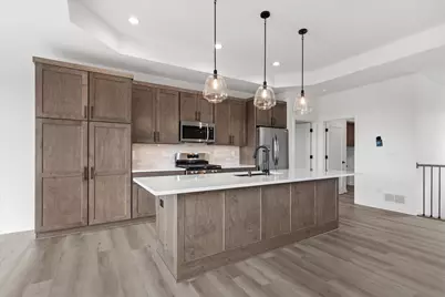 W251N2413  Valleyview Cir, Pewaukee, WI 53072 - Photo 2