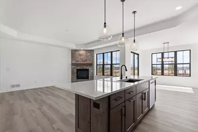 W251N2413  Valleyview Cir, Pewaukee, WI 53072 - Photo 4