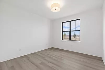 W251N2413  Valleyview Cir, Pewaukee, WI 53072 - Photo 16