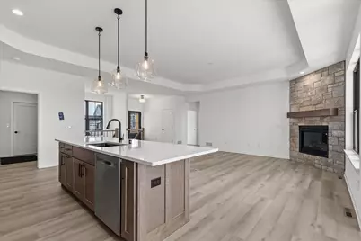 W251N2413  Valleyview Cir, Pewaukee, WI 53072 - Photo 8