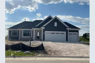 W251N2437  Valleyview Cir, Pewaukee, WI 53072 - Photo 1