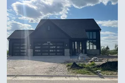 W251N2385  Valleyview Cir, Pewaukee, WI 53072 - Photo 1