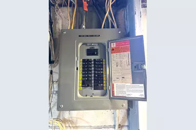 8830 W Acacia St, Milwaukee, WI 53224 - Photo 24