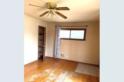 8830 W Acacia St, Milwaukee, WI 53224 - Photo 10