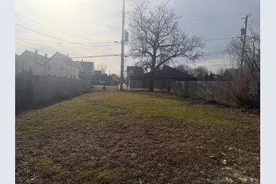 2215 N Dr William Finlayson St, Milwaukee, WI 53212 - Photo 4