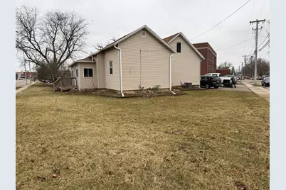 124  Fond Du Lac St, Waupun, WI 53963 - Photo 2