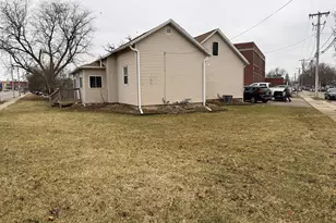 124 Fond du Lac St, Waupun, WI 53963 - Photo 2