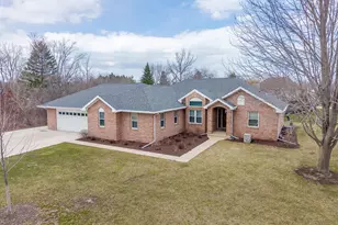 10655 33rd Ave, Pleasant Prairie, WI 53158 - Photo 2